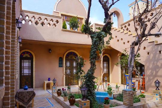 Shab Neshin Kavir Damghan